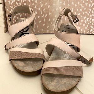OTBT size 9 nude wedges